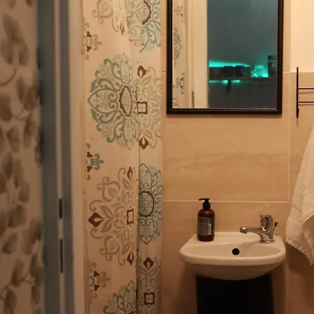 Fuji With Terrace In Centre ברטיסלאבה